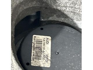 bontott VW TOUAREG Tartó Bak