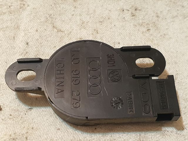 bontott VW TOUAREG Tolatóradar Hangszóró