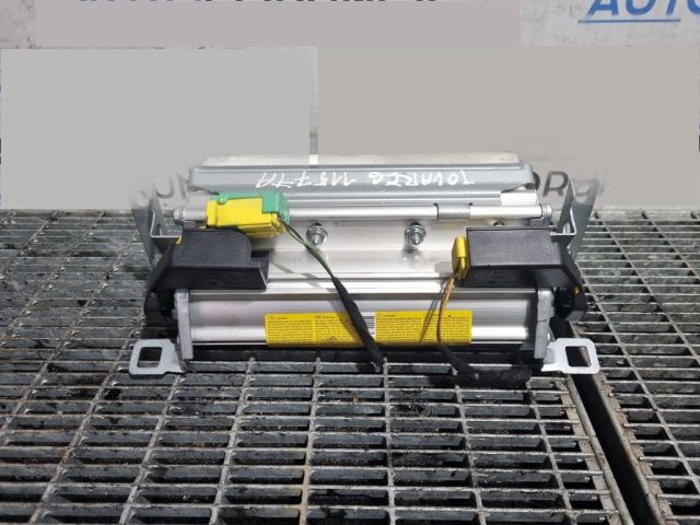 bontott VW TOUAREG Utasoldali Légzsák