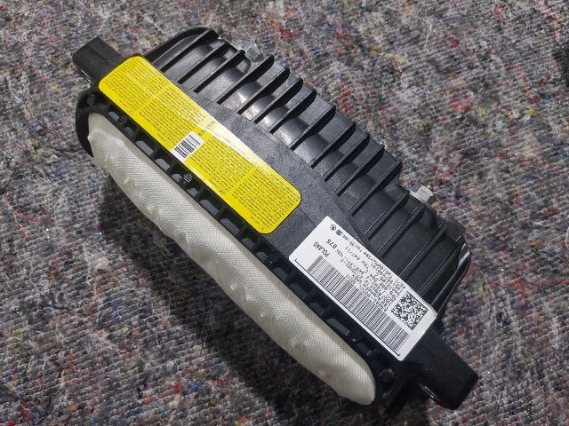 bontott VW TOUAREG Utasoldali Légzsák