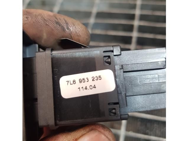 bontott VW TOUAREG Vészvillogó Kapcsoló