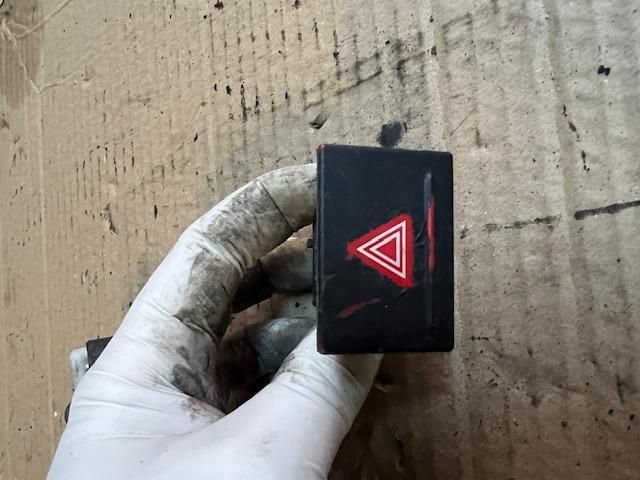 bontott VW TOUAREG Vészvillogó Kapcsoló