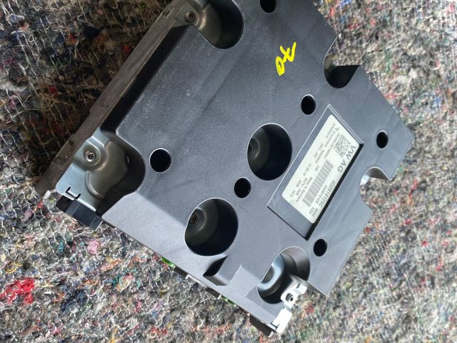 bontott VW TOUAREG Video Elektronika