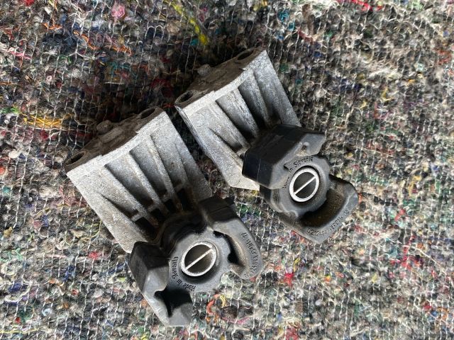 bontott VW TOUAREG Vízhűtő Radiátor Tartó