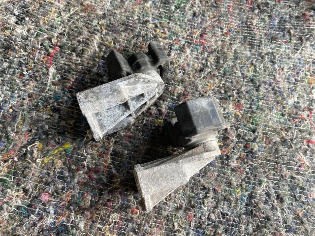 bontott VW TOUAREG Vízhűtő Radiátor Tartó