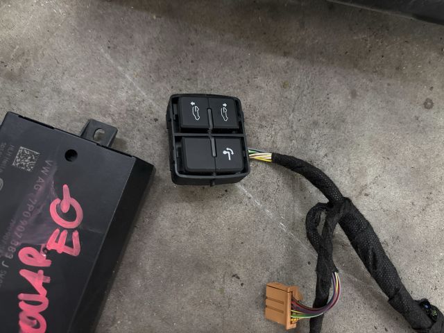 bontott VW TOUAREG Vonóhorog