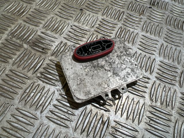 bontott VW TOUAREG Xenon Trafó