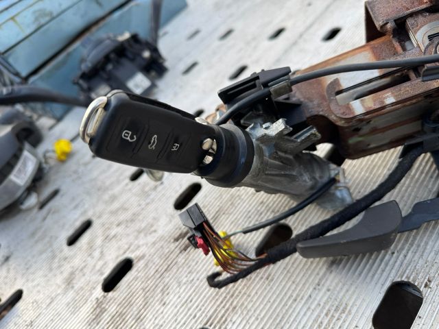 bontott VW TOURAN Gyújtáskapcsoló Házzal