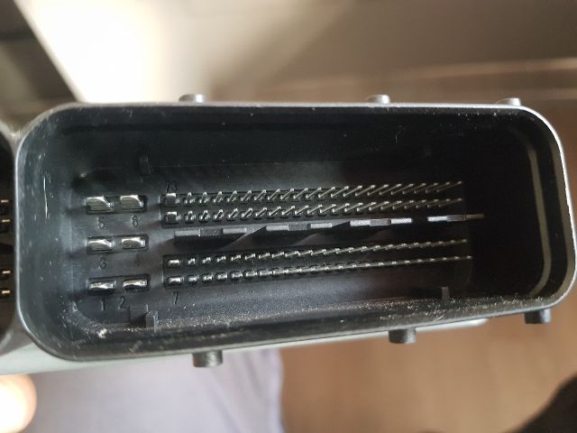 bontott VW TOURAN Motorvezérlő