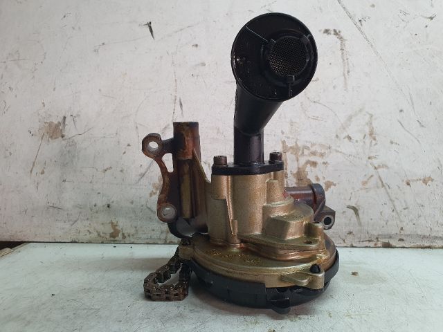 bontott VW TOURAN Olajszivattyú