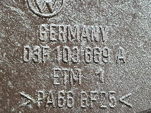 bontott VW TOURAN Olajszivattyú