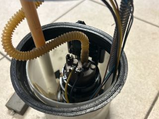 bontott VW TOURAN Üzemanyag Szivattyú