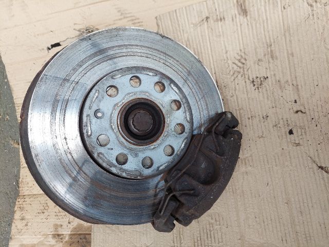 bontott VW TOURAN Bal első Csonkállvány Kerékaggyal