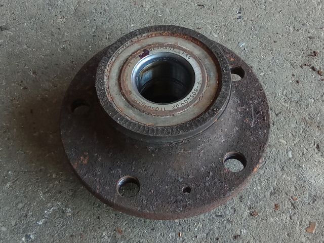 bontott VW TOURAN Bal hátsó Kerékagy