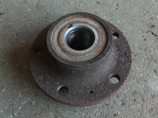 bontott VW TOURAN Bal hátsó Kerékagy