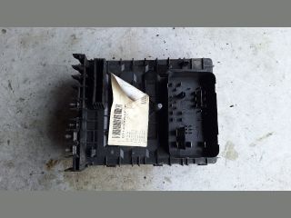 bontott VW TOURAN Biztosítéktábla Motortér