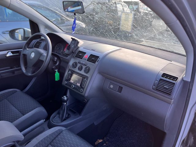 bontott VW TOURAN Bal első Csonkállvány Kerékaggyal