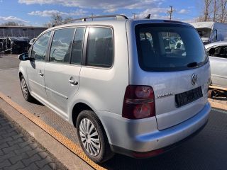 bontott VW TOURAN Bal első Féknyereg Munkahengerrel