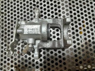 bontott VW TOURAN Bal hátsó Féknyereg Munkahengerrel