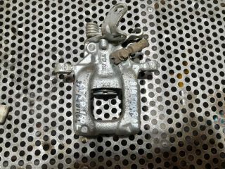 bontott VW TOURAN Bal hátsó Féknyereg Munkahengerrel