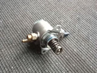 bontott VW TOURAN Nagynyomású Szivattyú