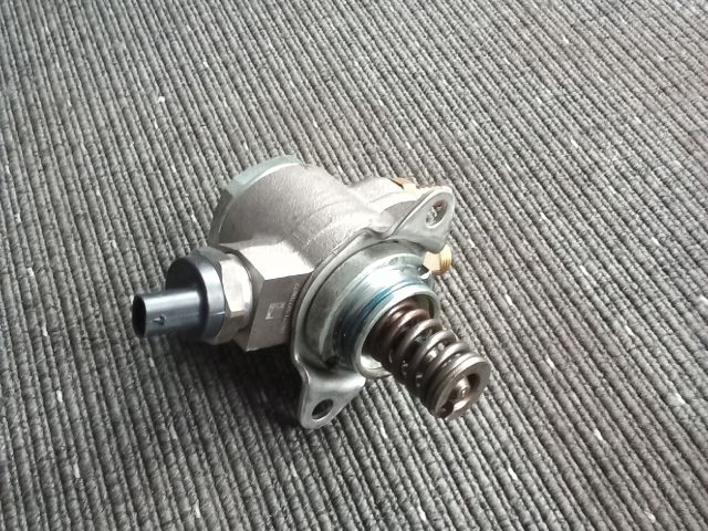 bontott VW TOURAN Nagynyomású Szivattyú