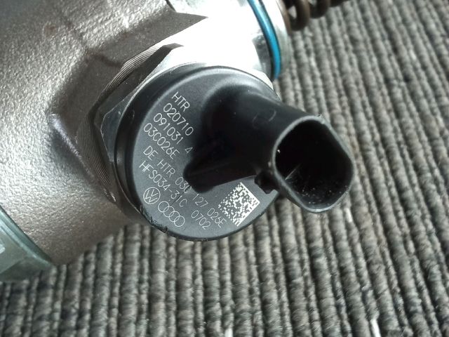 bontott VW TOURAN Nagynyomású Szivattyú