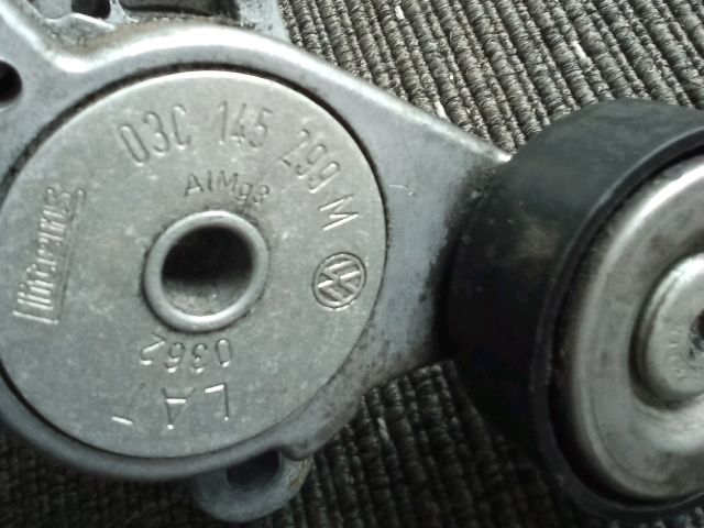 bontott VW TOURAN Szíjfeszítő Görgő