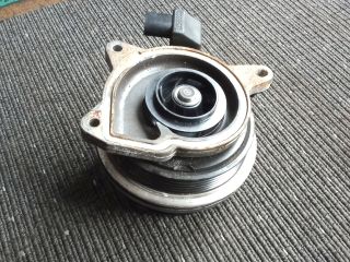 bontott VW TOURAN Vízpumpa