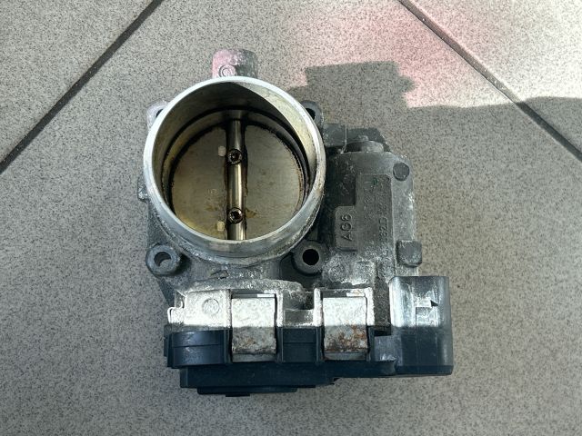 bontott VW TOURAN Fojtószelep (Elektromos)