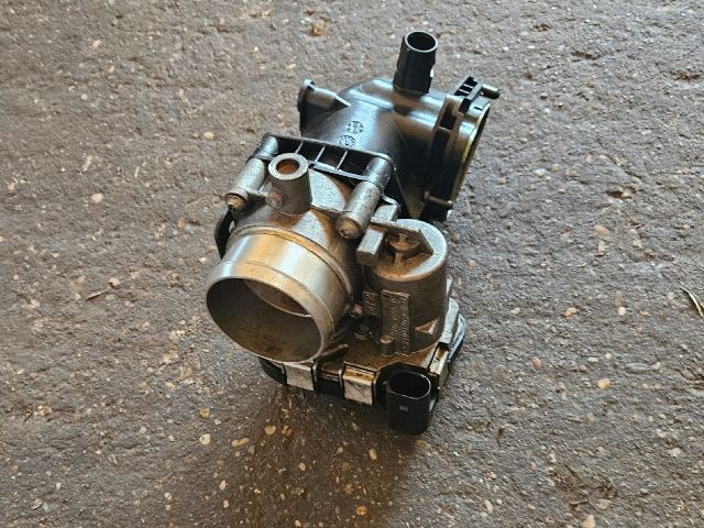 bontott VW TOURAN Fojtószelep (Elektromos)