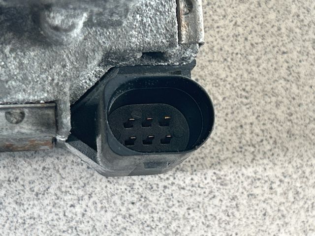 bontott VW TOURAN Fojtószelep (Elektromos)