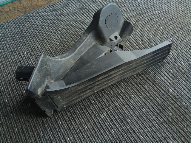 bontott VW TOURAN Gázpedál (Elektromos)