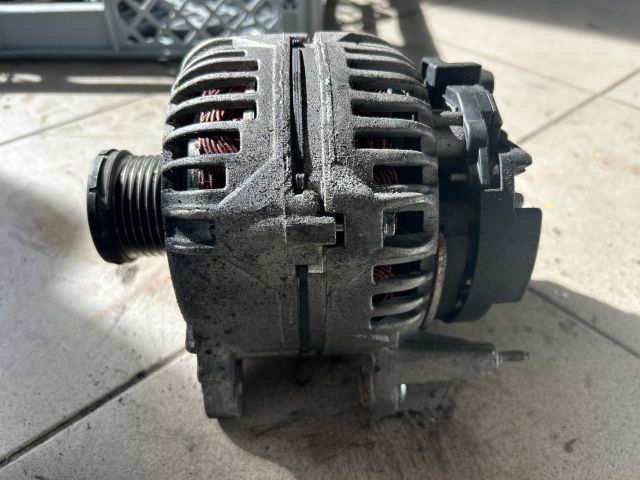 bontott VW TOURAN Generátor