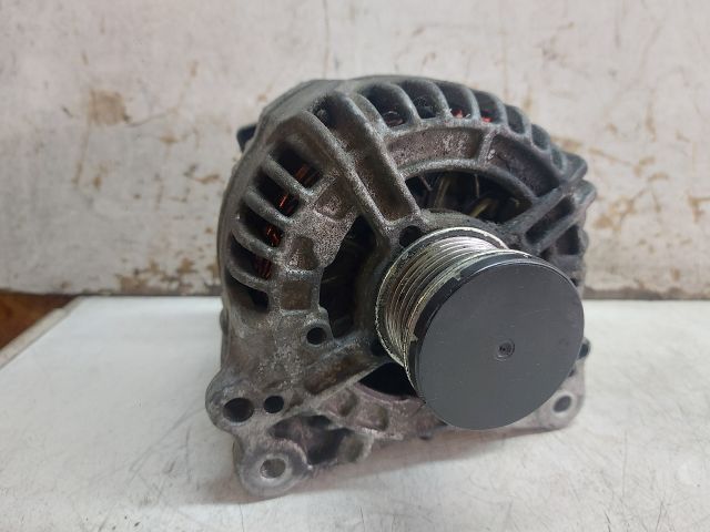 bontott VW TOURAN Generátor
