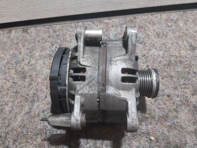 bontott VW TOURAN Generátor