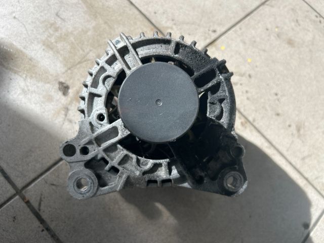 bontott VW TOURAN Generátor