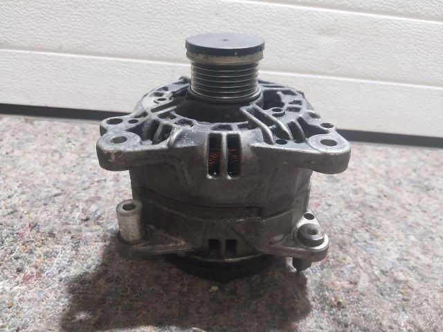 bontott VW TOURAN Generátor