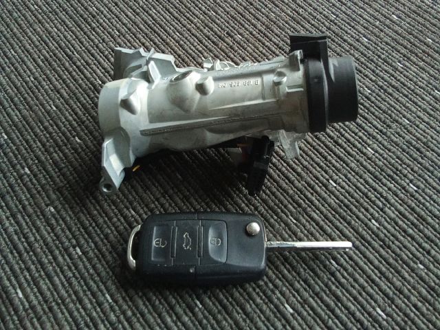 bontott VW TOURAN Gyújtáskapcsoló Házzal