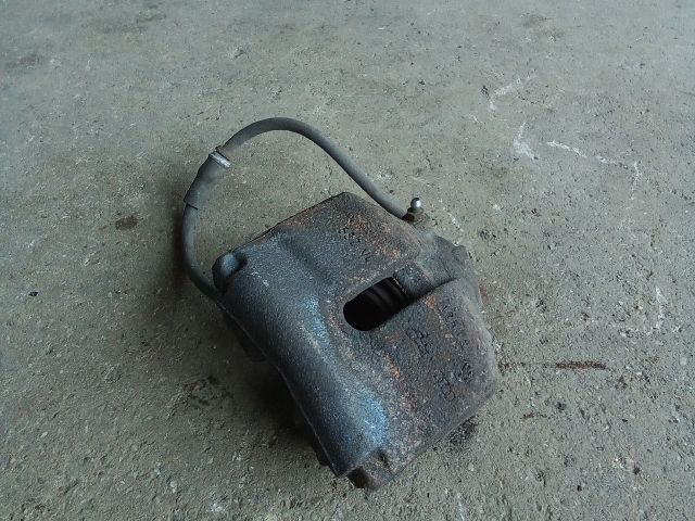 bontott VW TOURAN Jobb első Féknyereg Munkahengerrel