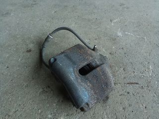 bontott VW TOURAN Jobb első Féknyereg Munkahengerrel