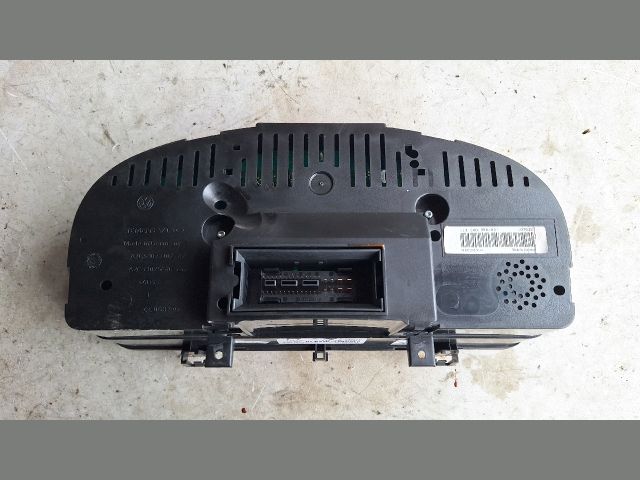 bontott VW TOURAN Kilométeróra