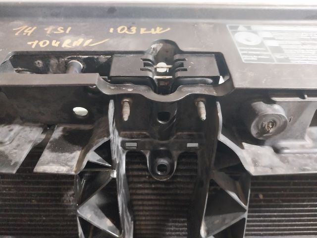 bontott VW TOURAN Komplett Homlokfal (Részeivel)