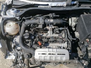 bontott VW TOURAN Komplett Motor (Segédberendezésekkel)