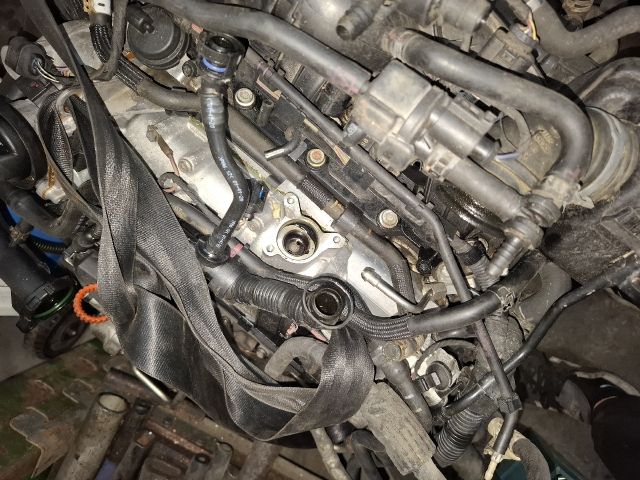 bontott VW TOURAN Komplett Motor (Segédberendezésekkel)