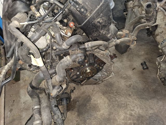 bontott VW TOURAN Komplett Motor (Segédberendezésekkel)