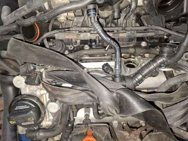 bontott VW TOURAN Komplett Motor (Segédberendezésekkel)