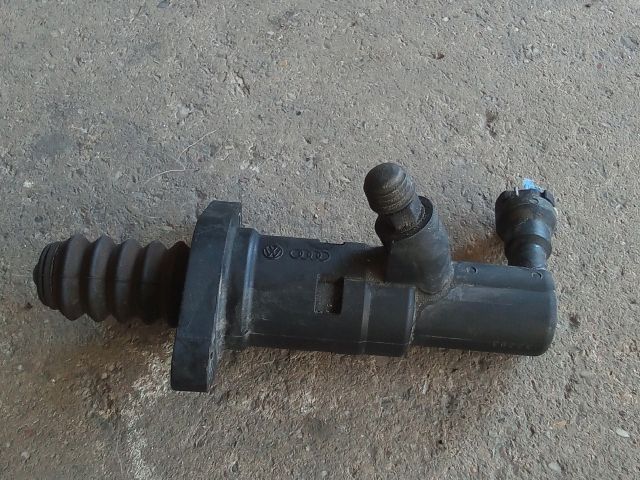 bontott VW TOURAN Kuplung Munkahenger