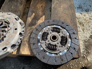 bontott VW TOURAN Kuplung Szett Lendkerékkel