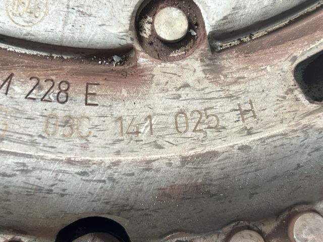 bontott VW TOURAN Kuplung Szett Lendkerékkel